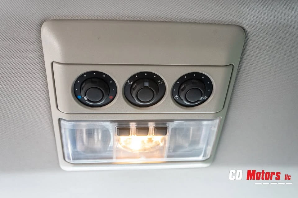 2016 Land Rover Discovery 4th Gen - Image 18 of 20