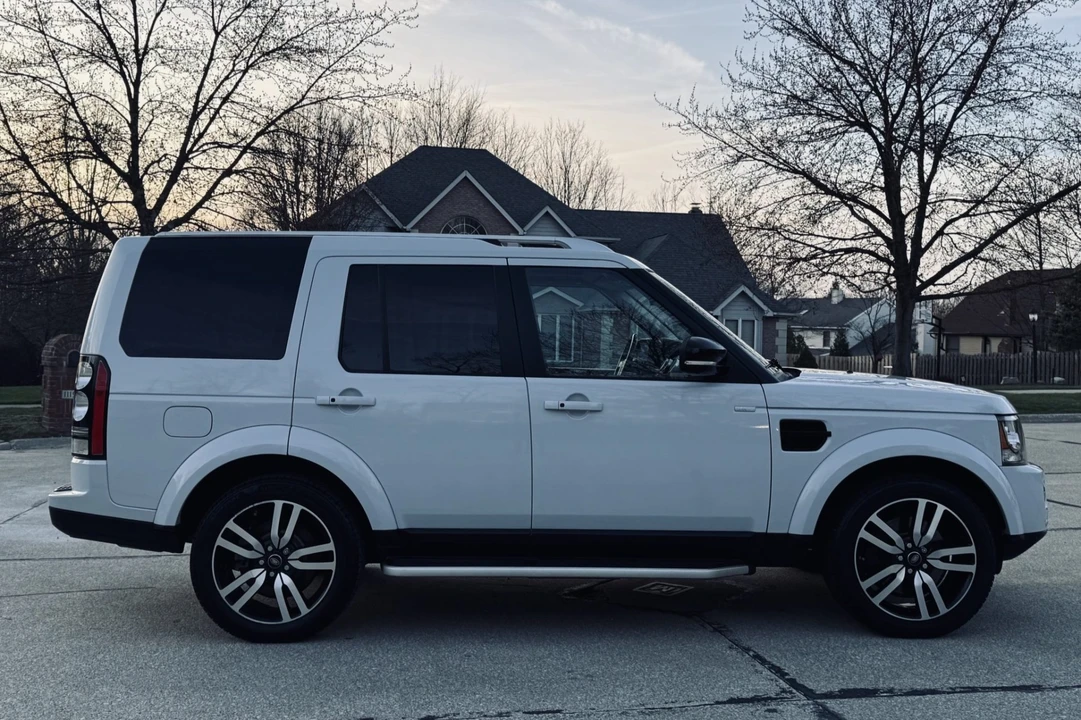 2016 Land Rover Discovery 4th Gen - Image 3 of 7