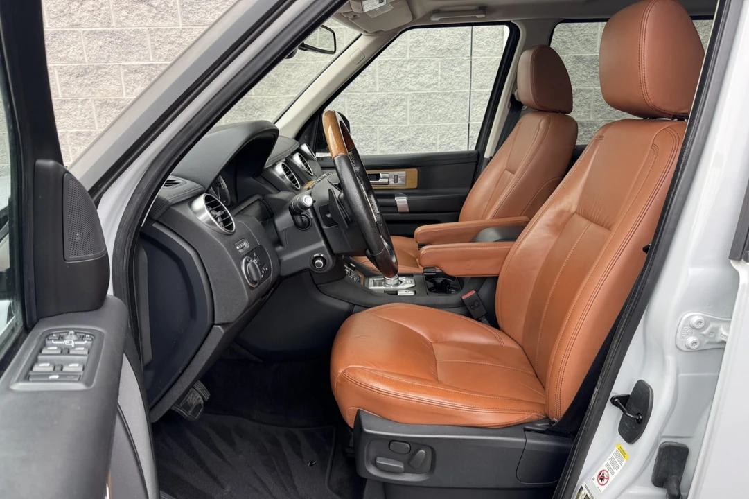 2016 Land Rover Discovery 4th Gen - Image 4 of 7