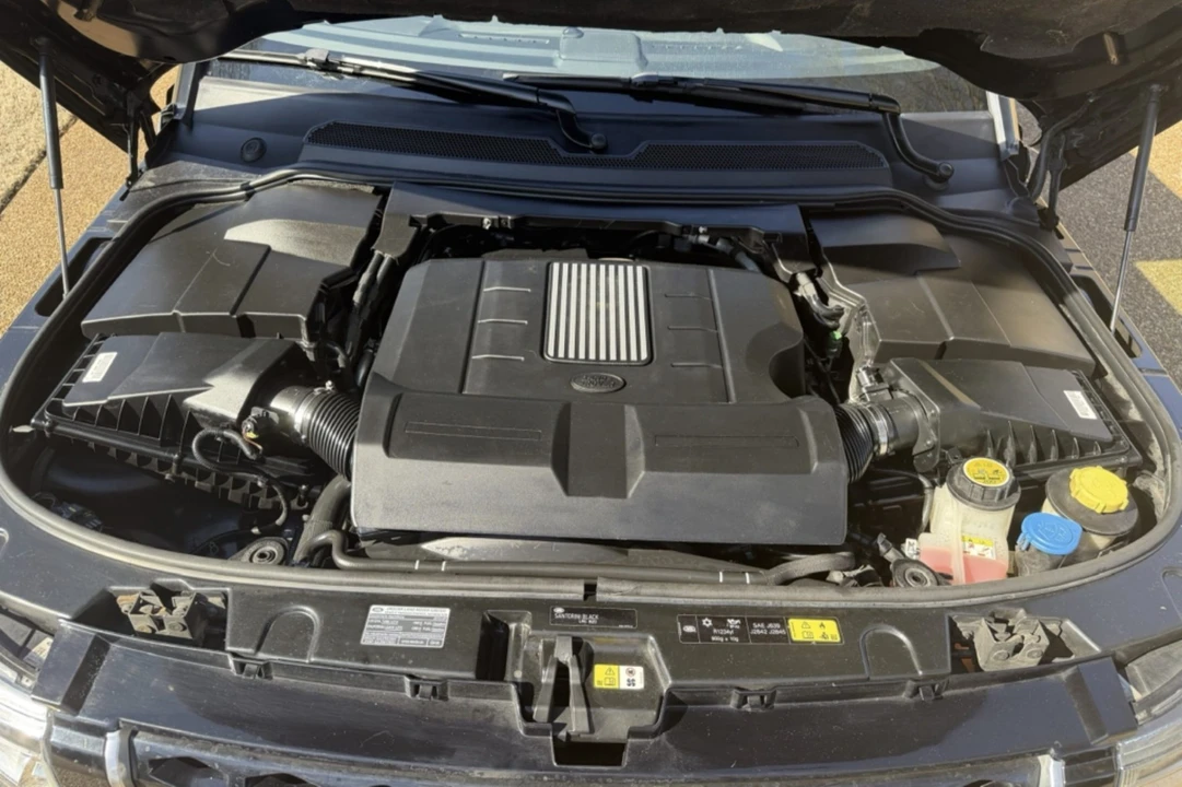 2016 Land Rover Discovery 4th Gen - Image 6 of 7