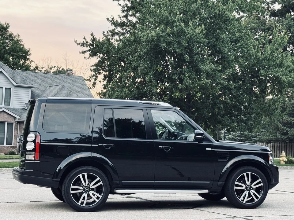 2016 Land Rover Discovery 4th Gen - Image 25 of 31