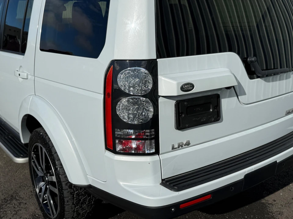 2016 Land Rover Discovery 4th Gen - Image 26 of 31
