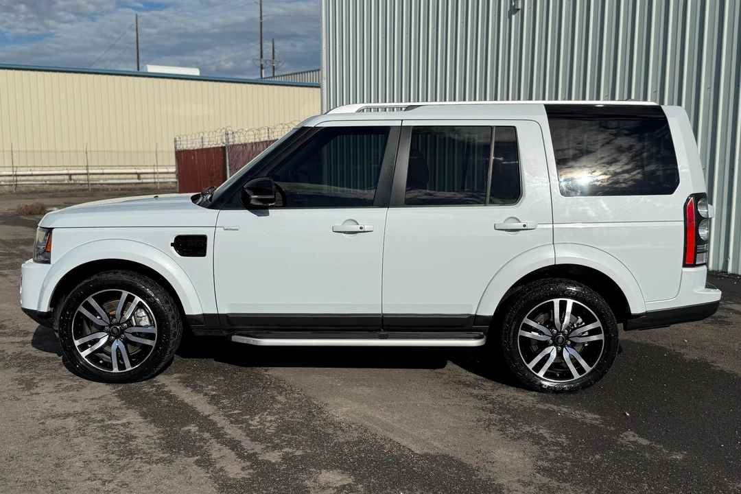 2016 Land Rover Discovery 4th Gen - Image 3 of 31