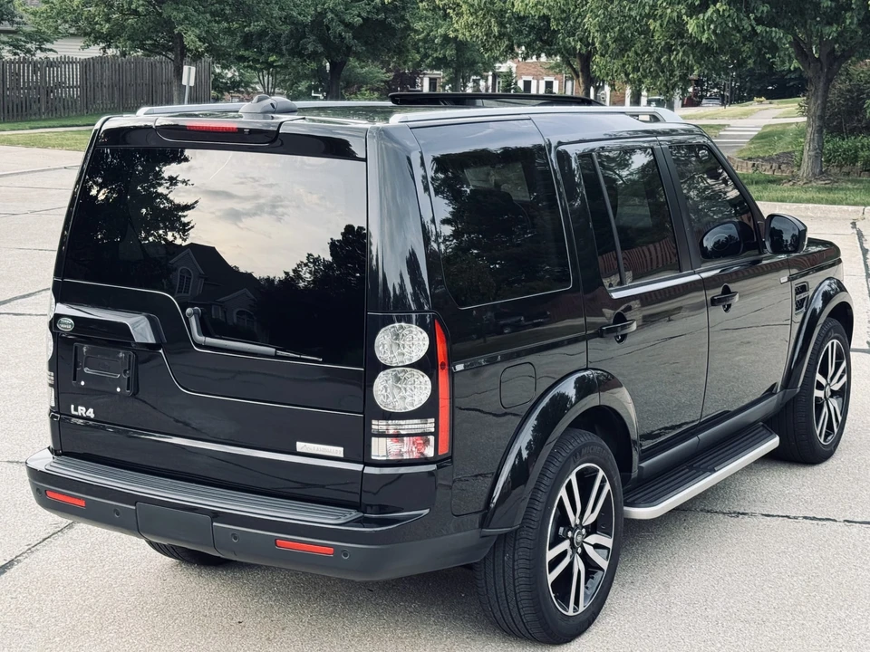 2016 Land Rover Discovery 4th Gen - Image 25 of 31