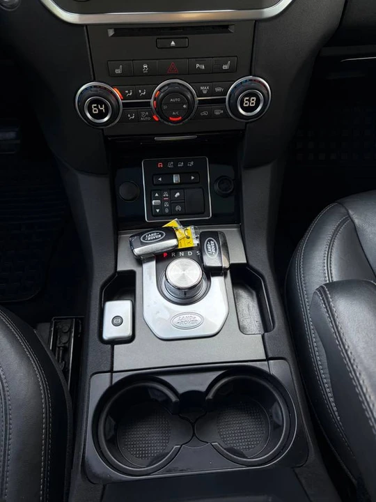 2016 Land Rover Discovery 4th Gen - Image 19 of 23