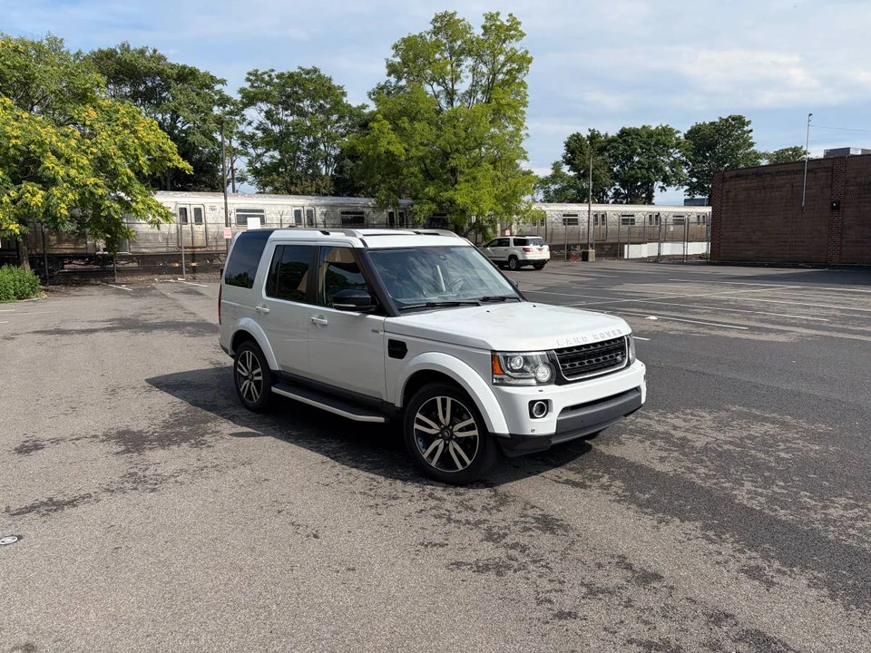 2016 Land Rover Discovery 4th Gen - Image 5 of 23