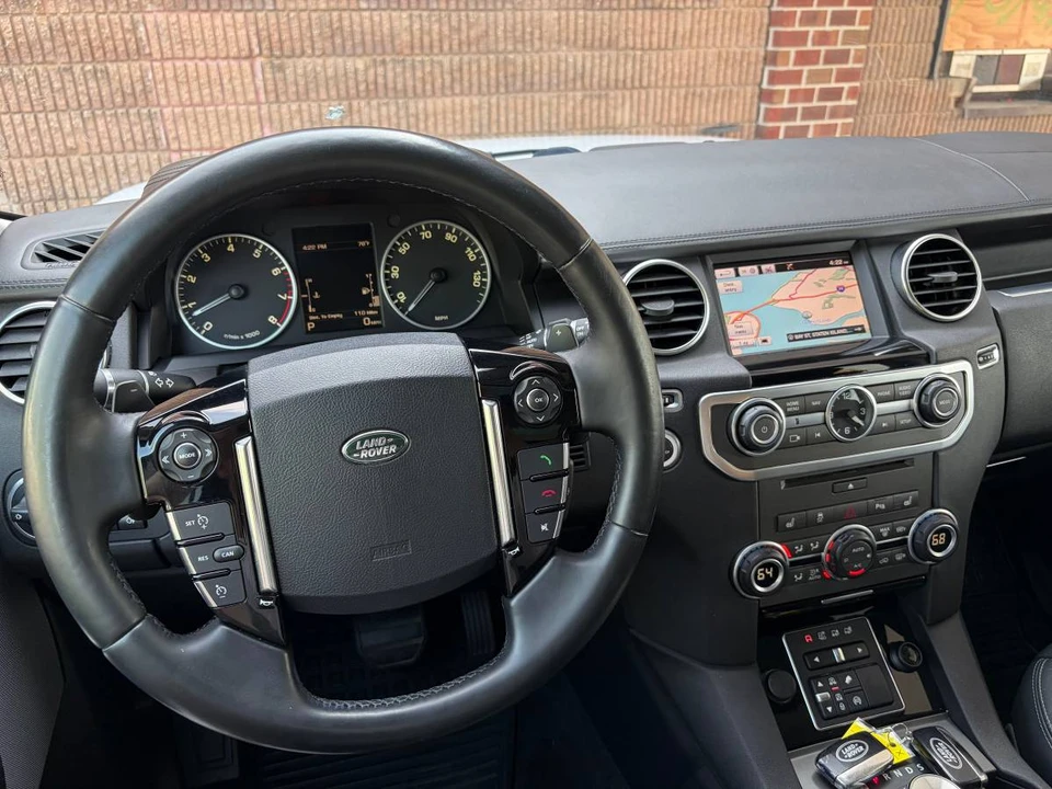 2016 Land Rover Discovery 4th Gen - Image 16 of 23
