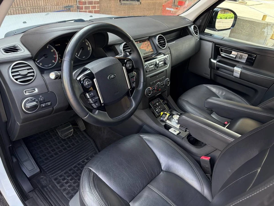 2016 Land Rover Discovery 4th Gen - Image 13 of 23