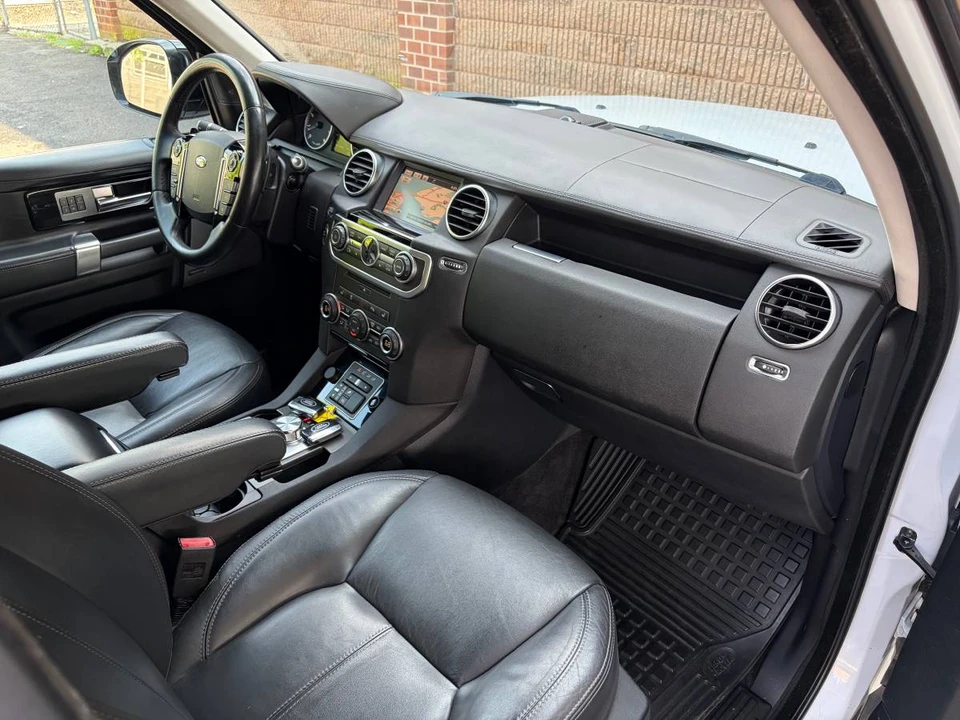 2016 Land Rover Discovery 4th Gen - Image 20 of 23
