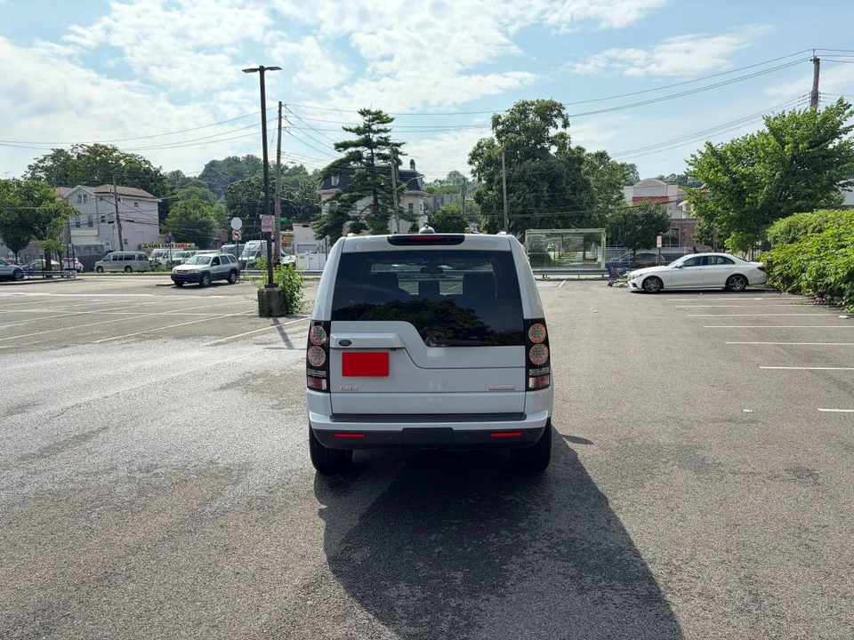 2016 Land Rover Discovery 4th Gen - Image 8 of 23