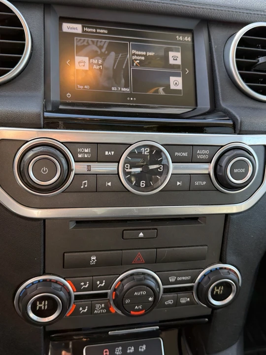 2016 Land Rover Discovery 4th Gen - Image 10 of 17