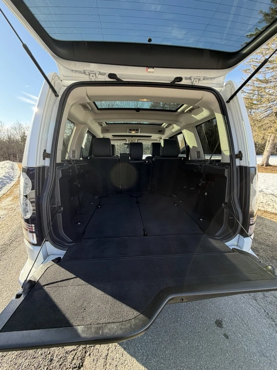 2016 Land Rover Discovery 4th Gen - Image 14 of 17