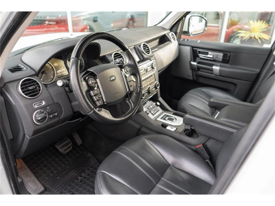 2016 Land Rover Discovery 4th Gen - Image 8 of 12