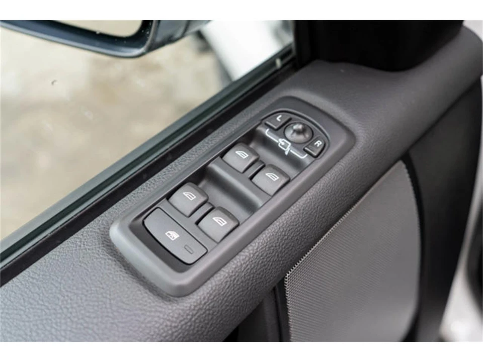 2016 Land Rover Discovery 4th Gen - Image 11 of 12