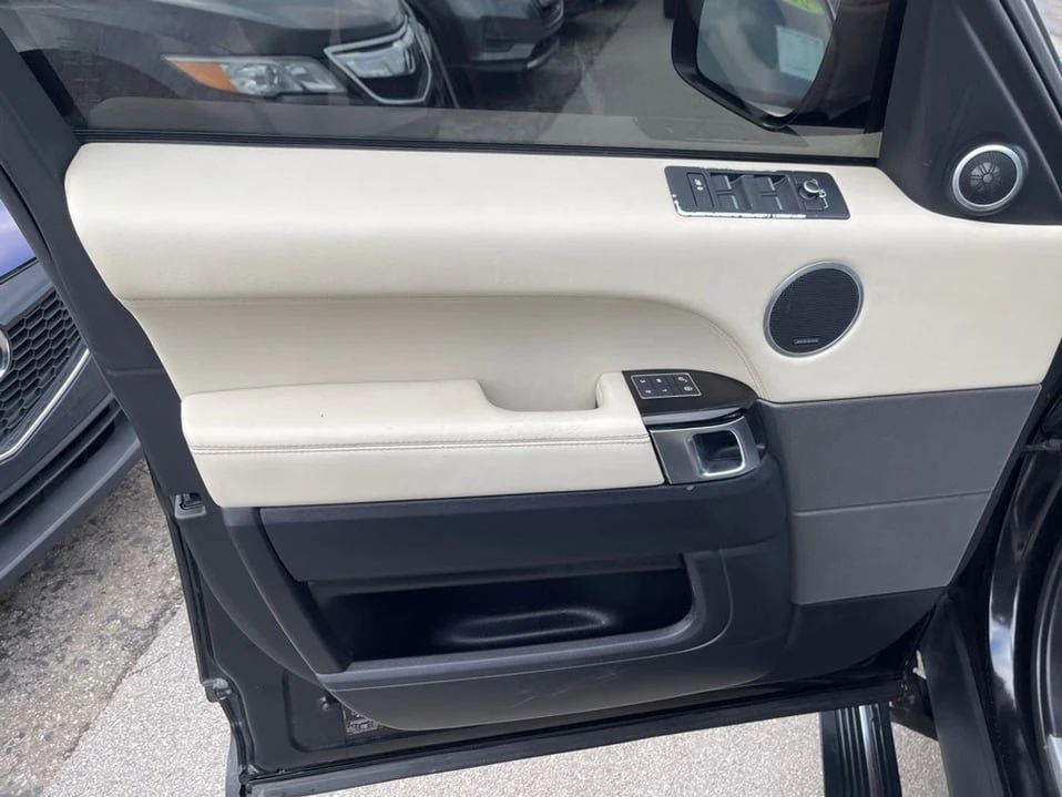 2016 Land Rover Range Rover L405 - Image 9 of 17