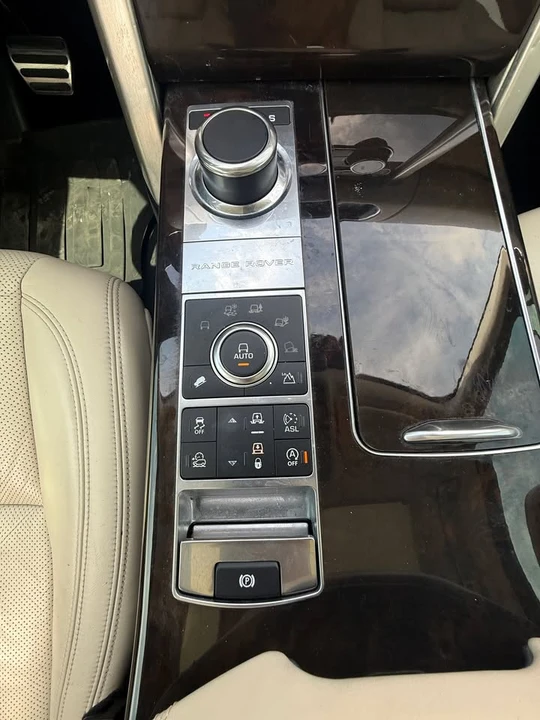 2016 Land Rover Range Rover L405 - Image 13 of 18
