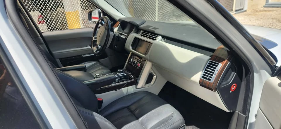 2016 Land Rover Range Rover L405 - Image 12 of 18