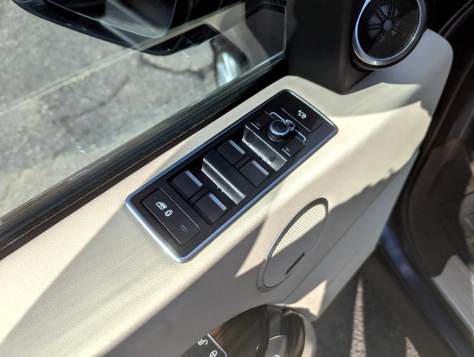 2016 Land Rover Range Rover L405 - Image 12 of 21