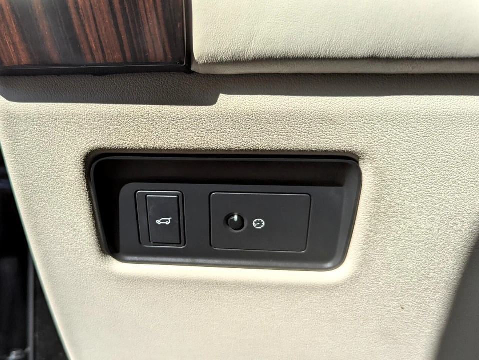 2016 Land Rover Range Rover L405 - Image 17 of 21