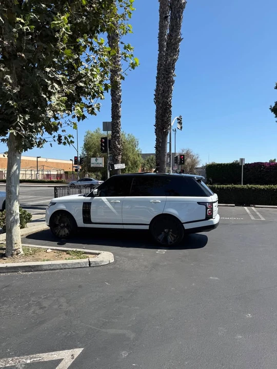 2016 Land Rover Range Rover L405 - Image 5 of 12
