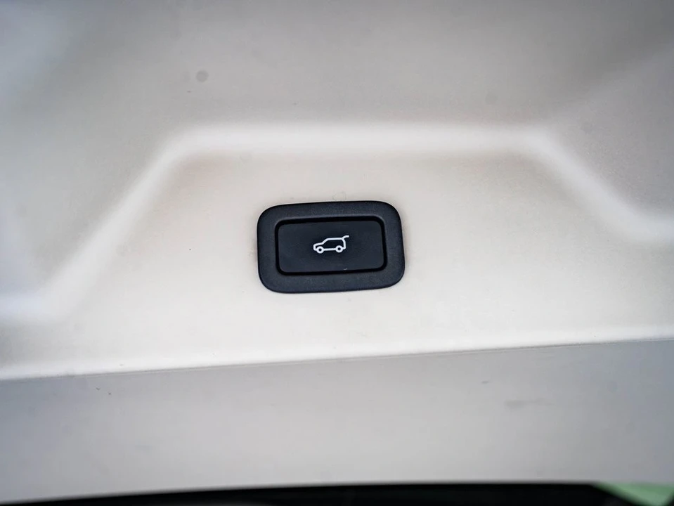 2016 Land Rover Range Rover L405 - Image 20 of 21