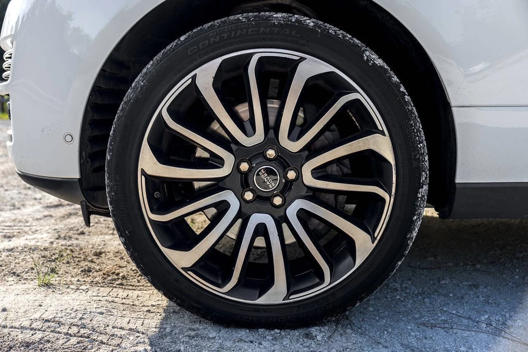 2016 Land Rover Range Rover L405 - Image 19 of 31