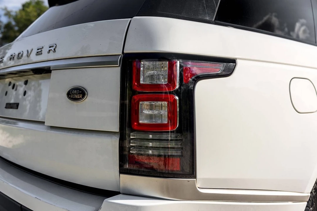 2016 Land Rover Range Rover L405 - Image 14 of 31