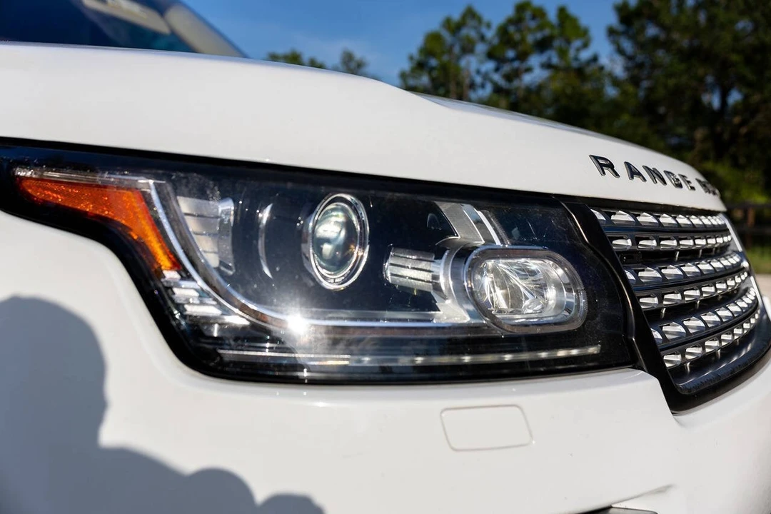 2016 Land Rover Range Rover L405 - Image 11 of 31