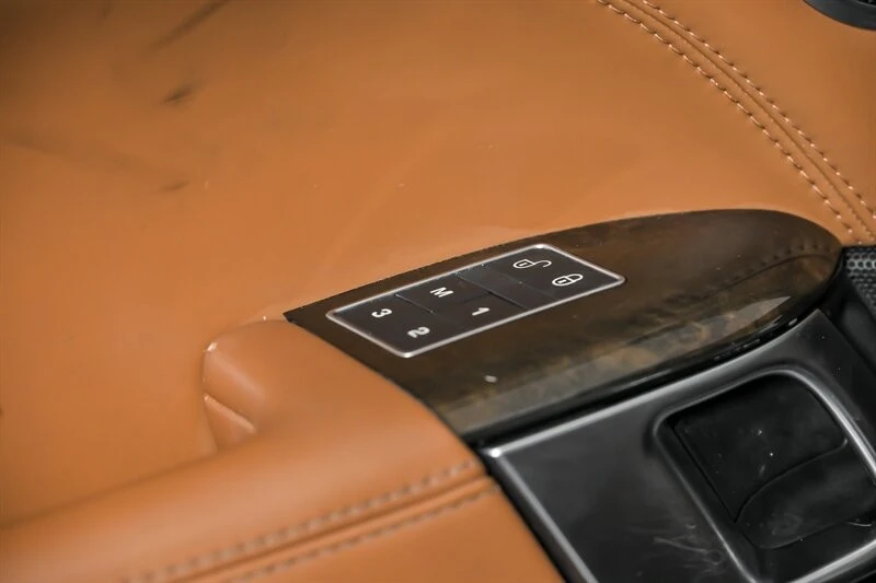2016 Land Rover Range Rover L405 - Image 17 of 21