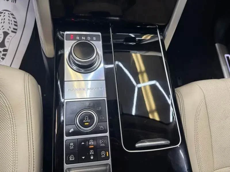 2016 Land Rover Range Rover L405 - Image 10 of 19