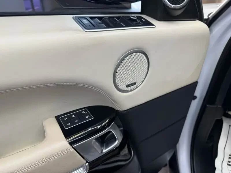 2016 Land Rover Range Rover L405 - Image 11 of 19