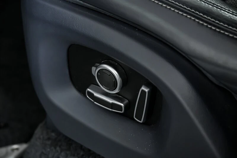 2016 Land Rover Range Rover L405 - Image 24 of 31