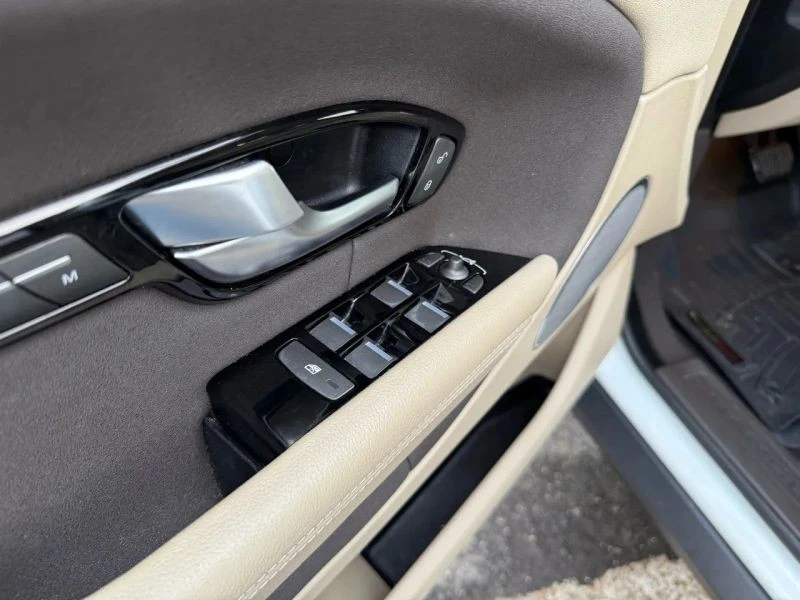 2016 Land Rover Range Rover Evoque 1st Gen - Image 10 of 12