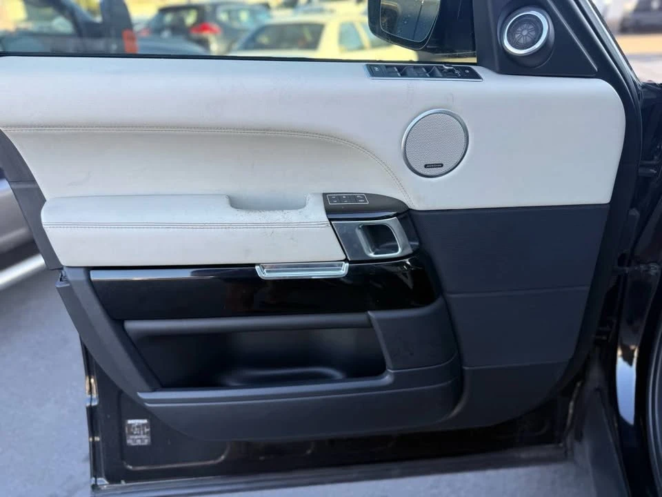 2016 Land Rover Range Rover L405 - Image 9 of 17