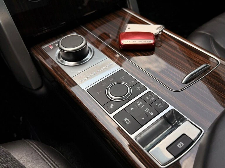 2016 Land Rover Range Rover L405 - Image 9 of 18