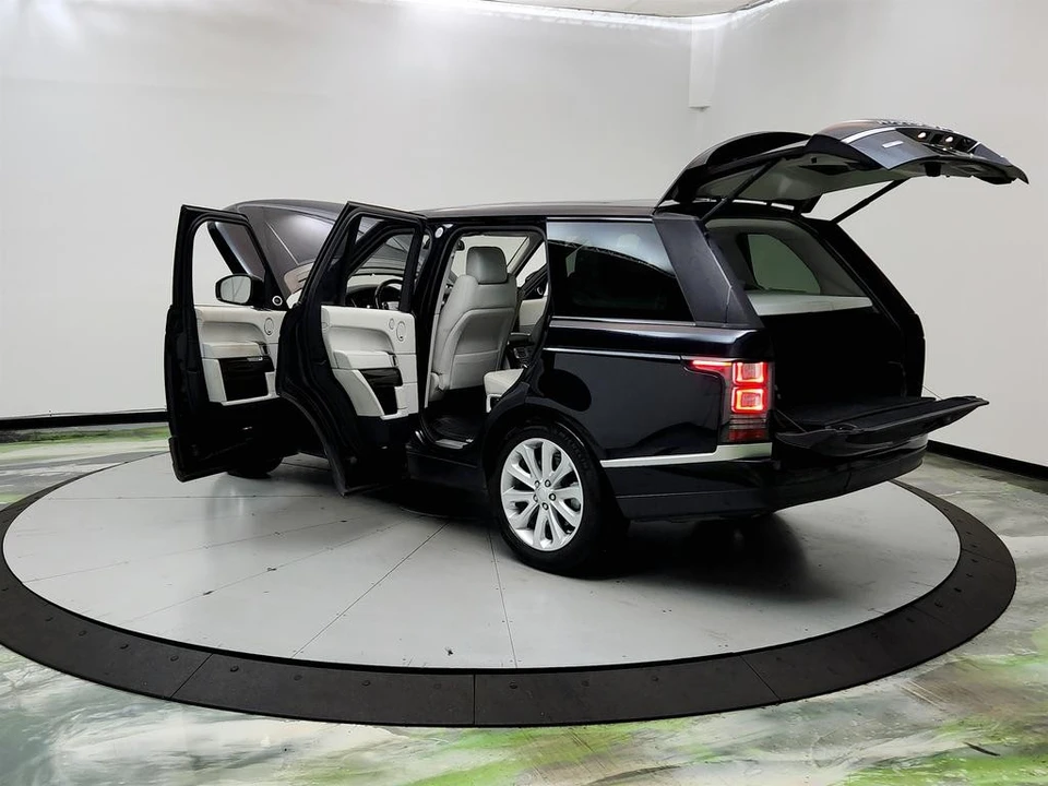 2016 Land Rover Range Rover L405 - Image 12 of 21