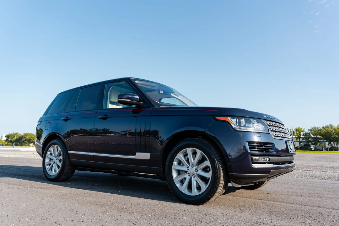 2016 Land Rover Range Rover L405 - Image 17 of 31