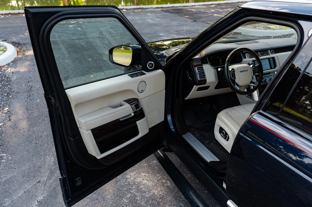2016 Land Rover Range Rover L405 - Image 26 of 31