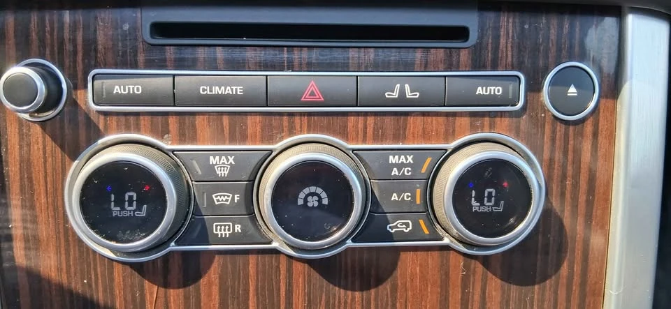 2016 Land Rover Range Rover L405 - Image 18 of 20