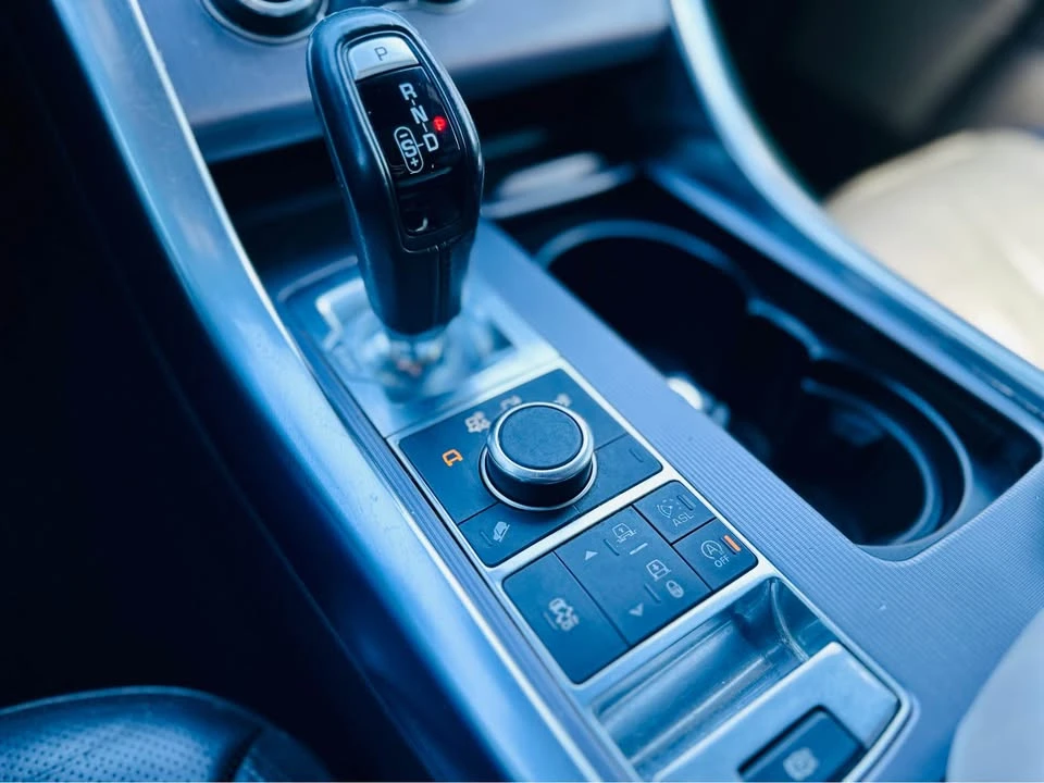 2016 Land Rover Range Rover L405 - Image 16 of 19