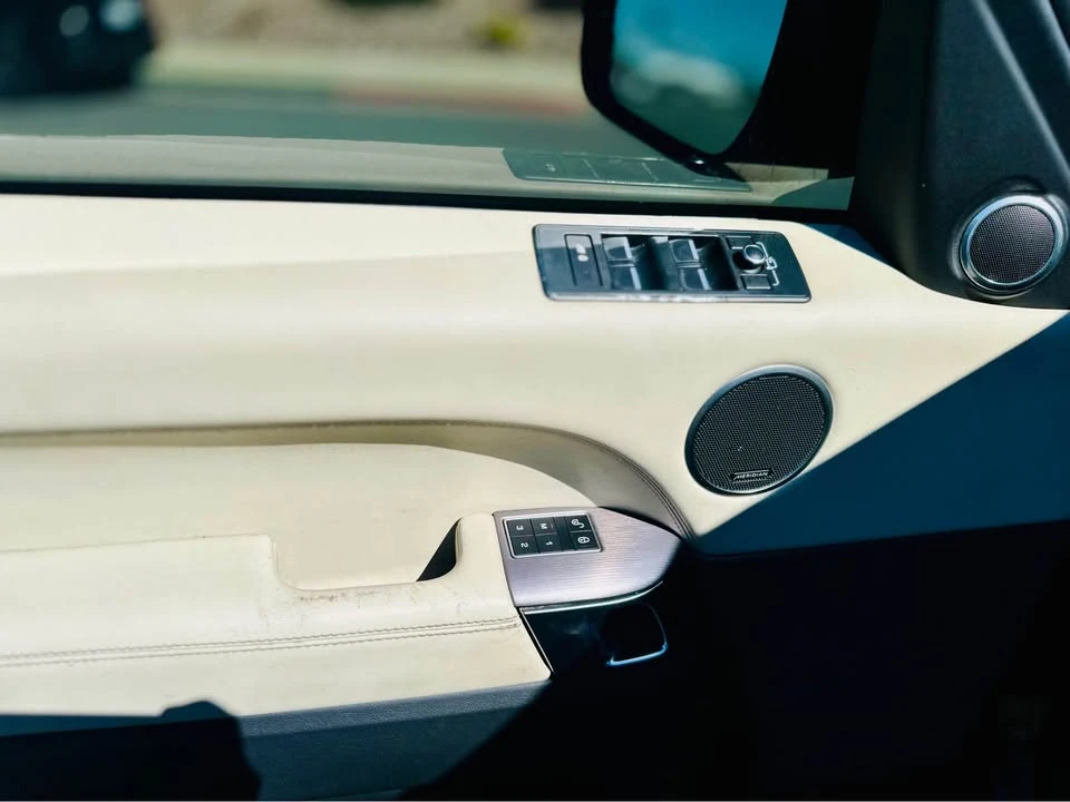 2016 Land Rover Range Rover L405 - Image 9 of 19