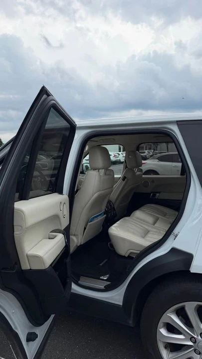 2016 Land Rover Range Rover L405 - Image 9 of 19