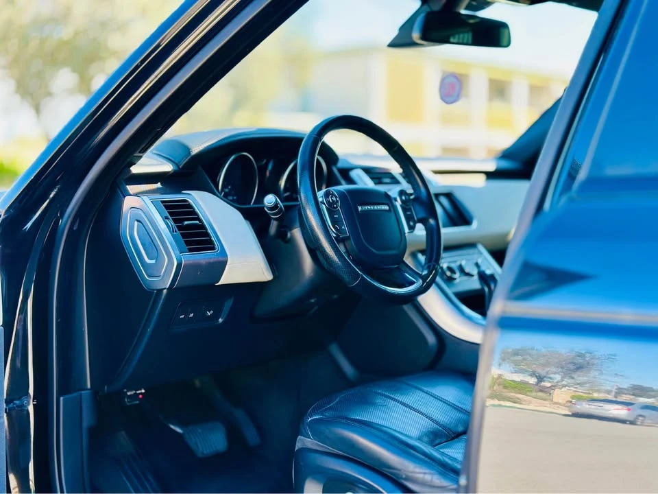 2016 Land Rover Range Rover L405 - Image 13 of 19