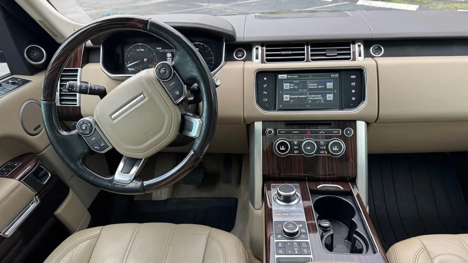 2016 Land Rover Range Rover L405 - Image 11 of 20