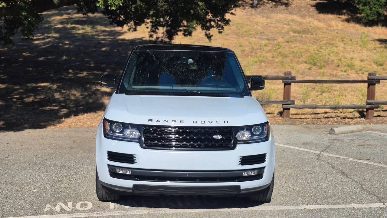 2016 Land Rover Range Rover L405 - Image 13 of 31