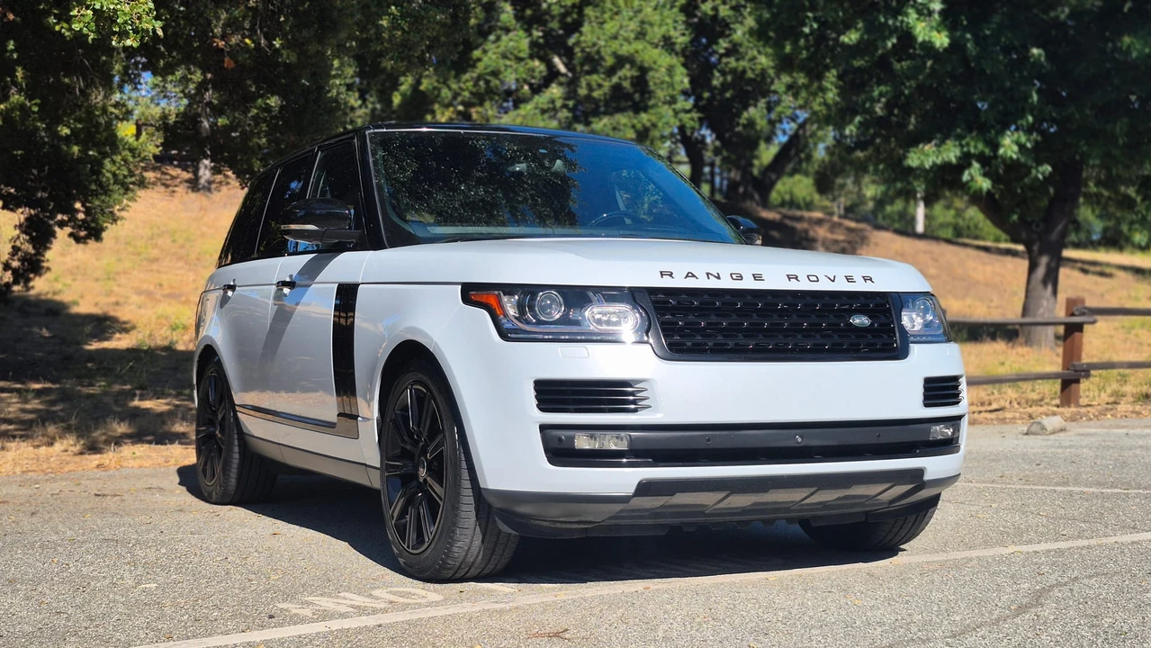 2016 Land Rover Range Rover L405 - Image 18 of 31