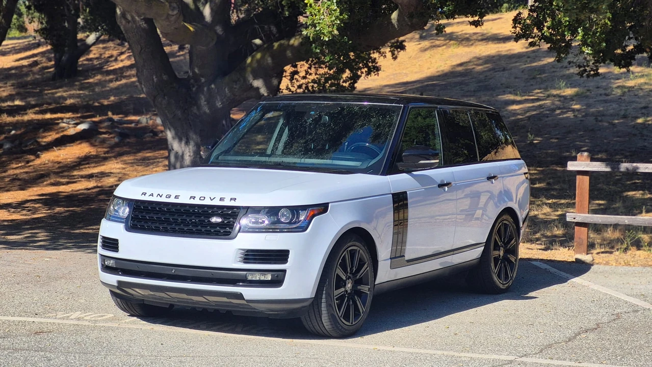 2016 Land Rover Range Rover L405 - Image 2 of 31