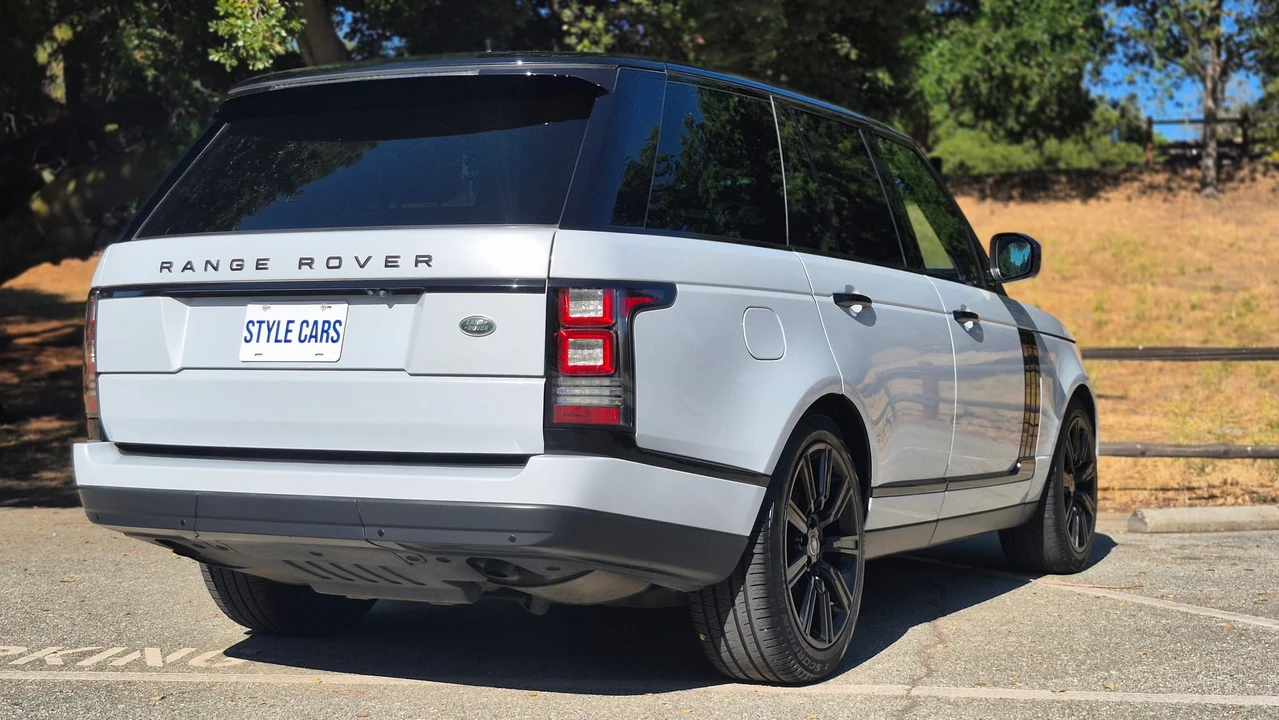 2016 Land Rover Range Rover L405 - Image 24 of 31