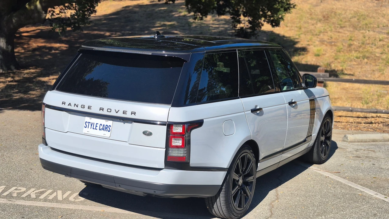 2016 Land Rover Range Rover L405 - Image 22 of 31