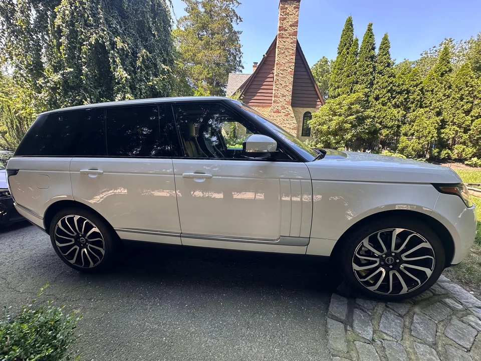2016 Land Rover Range Rover L405 - Image 11 of 31